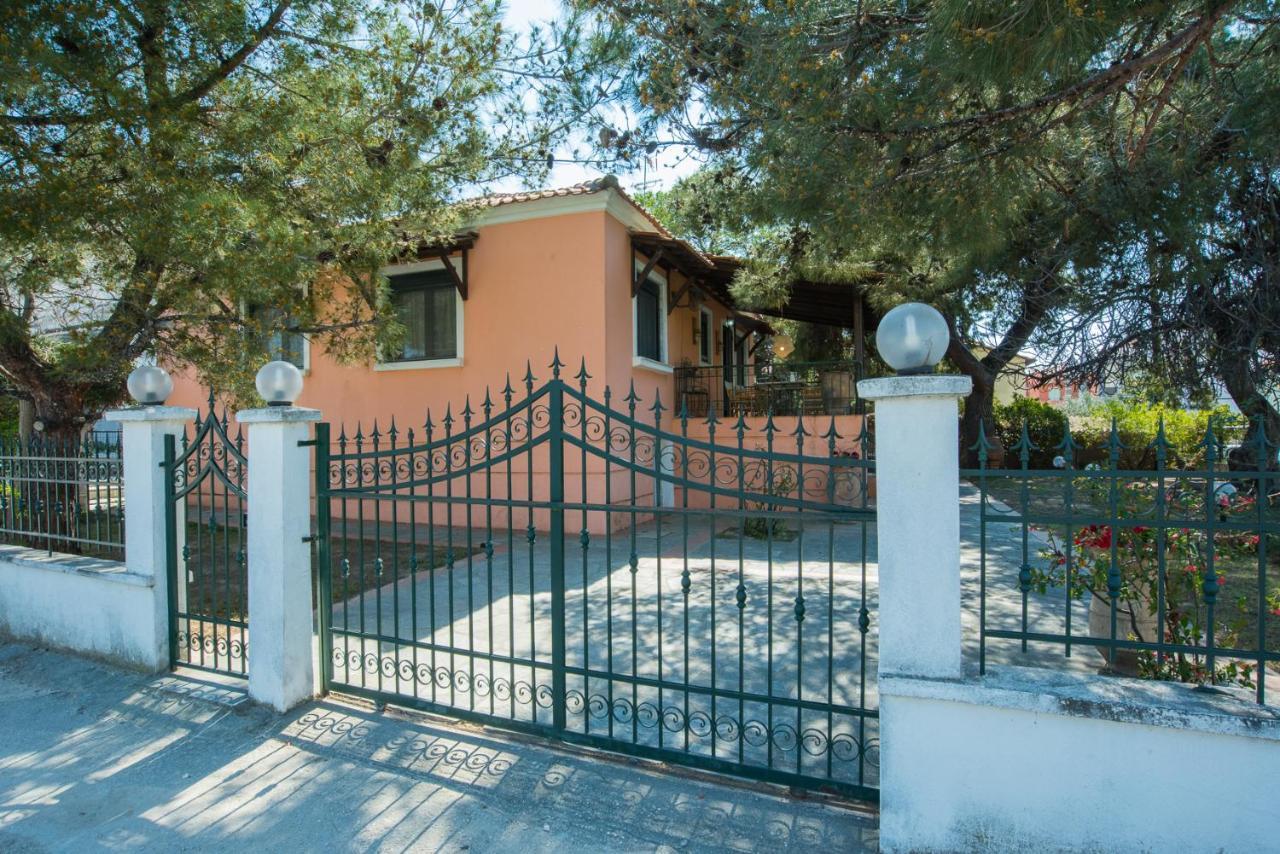 Villa Pefka Nikiti  Eksteriør billede